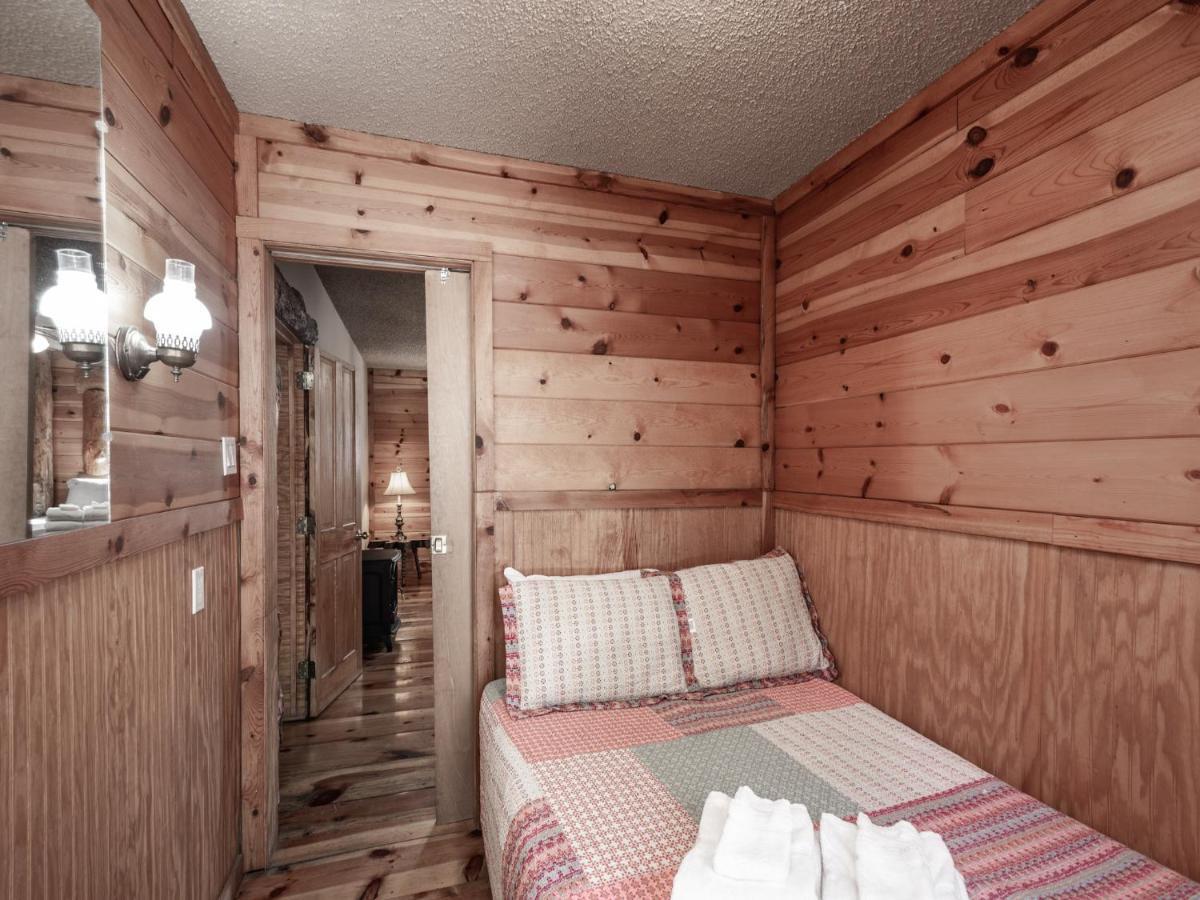 Sleeping Bear, 2 Bedrooms, Front Deck, Midtown, Sleeps 6 Ruidoso Exterior foto